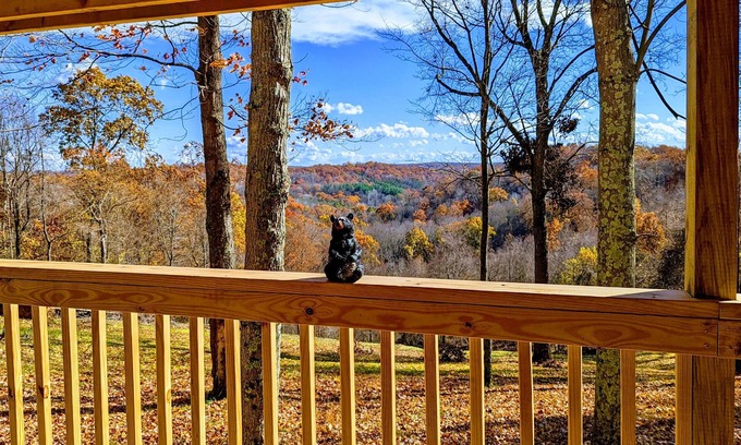 Laurelville Cabin | ⧫Hocking Hills Honey Bear, Amazing 7 mile views, hot tub, Bearific!⧫