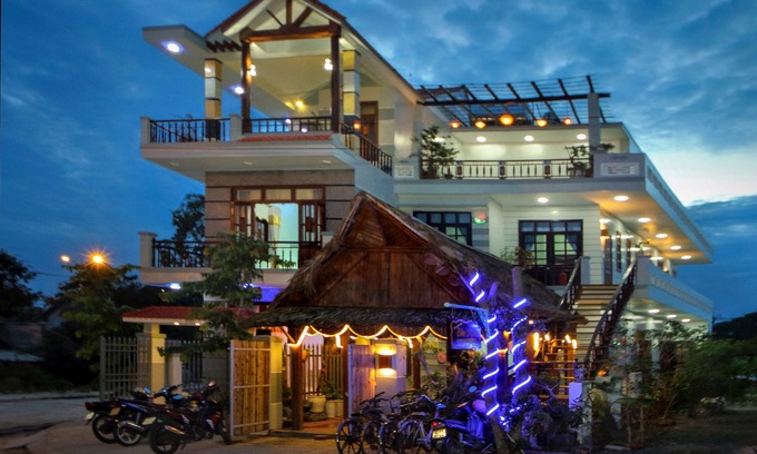 Dien Duong House | Hoi An Sea Sunset Villa & Bar