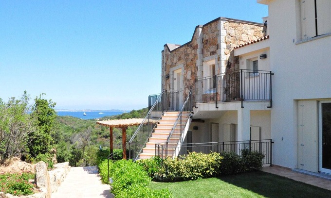 Baja Sardinia House | Holiday Home in Baja Sardinia with Pool