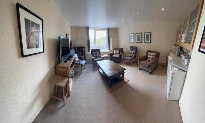 Central Aberdeen House | Holburn Guesthouse