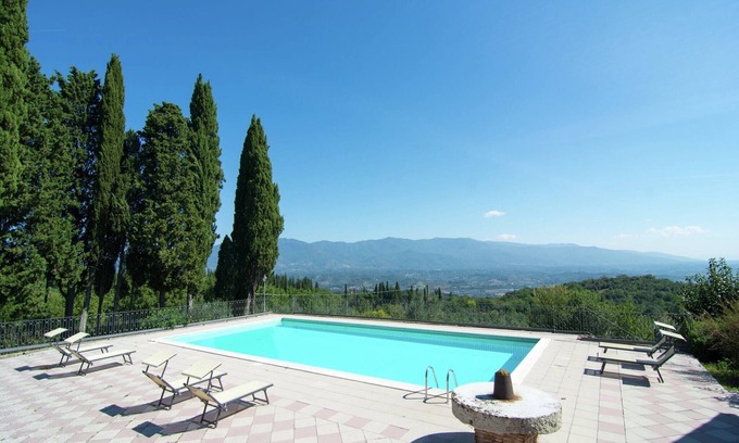 Figline e Incisa Valdarno House | Holiday Home Florence with Panoramic Pool