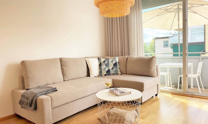 Klagenfurt am Woerthersee Apartment | HolidaySuites St Martin, Classic Apartment (with comb. living and sleeping area)