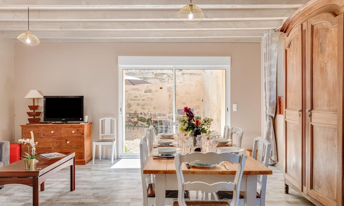 Petit-Palais-et-Cornemps House | Holiday home La Longère – Authentic stay in an organic vineyard near Saint-Émilion