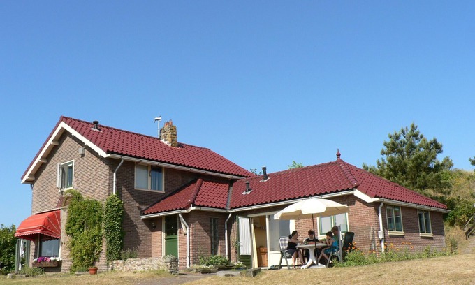 Petten Apartment | Holiday accommodation at the foot of the dunes of Petten beach.
