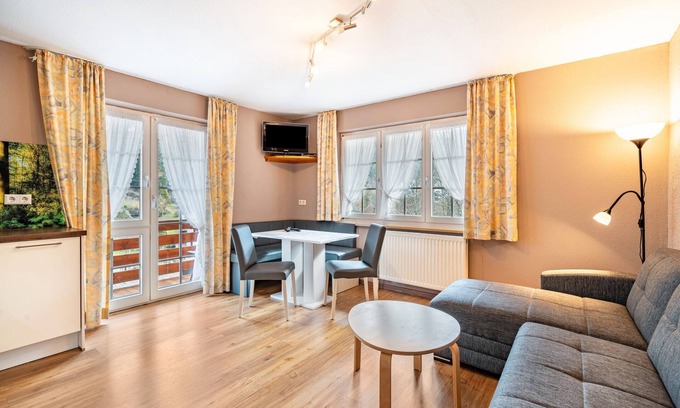 Wolfach Apartment | Holiday Apartment 'Hofblick' with Shared Pool