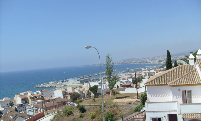 Caleta de Velez Apartment | Holiday apartment in the beautiful south of Spain. 100m from the Mediterranean Sea. Fantastic views.