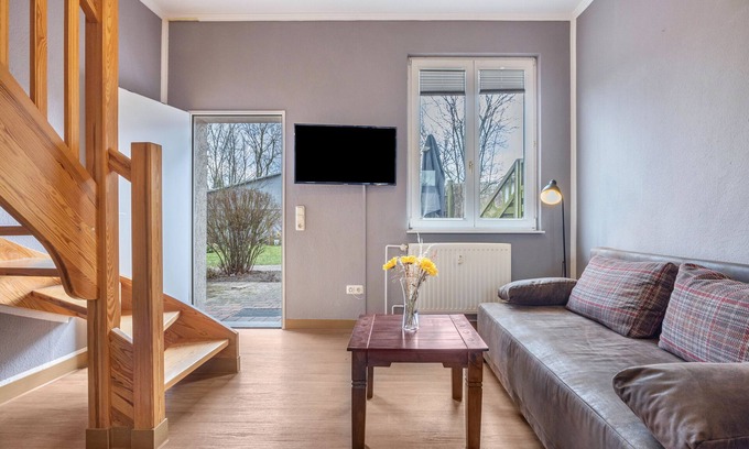 Muritz Apartment | Holiday Apartment "Meisennest" with Private Terrace, Balcony & Wi-Fi