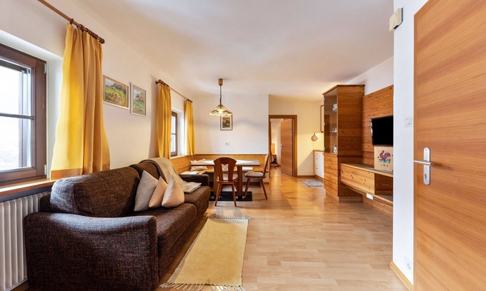 Fie allo Sciliar Apartment | Holiday Apartment "Florerhof Lavendel" with Mountain View, Sauna, Wi-Fi & Garden
