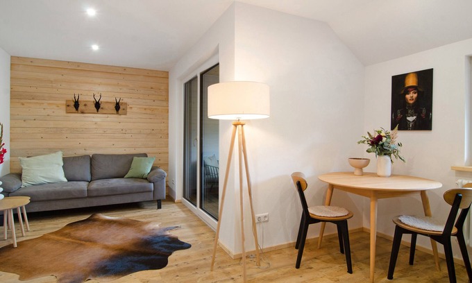 Donaueschingen Apartment | Holiday Apartment 'Sternenhimmel' with Shared Garden, Balcony and Wi-Fi