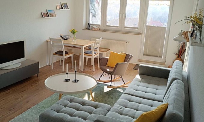 Naumburg Apartment | Holiday apartment Moritzwiese - Cozy apartment (49sqm) with balcony & underground parking