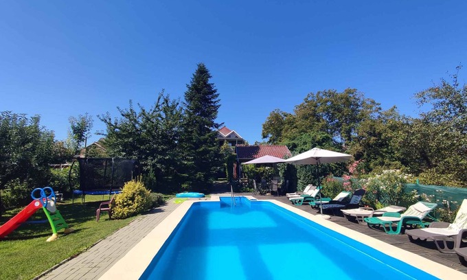 Balatonfoldvar Apartment | Holiday apartment with outdoor pool and air conditioning