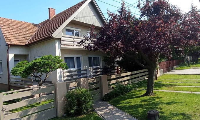 Balatonszarszo Apartment | Holiday apartment child-friendly with playground and air conditioning