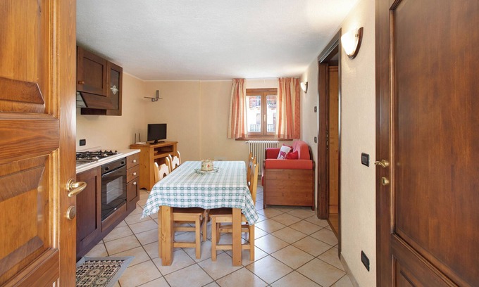 Arvier Apartment | Holiday Apartment "Maison Godioz - 5" with Mountain View & Wi-Fi
