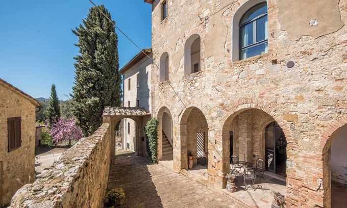 Montegabbro Apartment | Holiday Apartment "Arianna" with Terrace & Wi-Fi