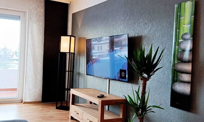 Wallersheim Apartment | Holiday Apartment 'Abendsonne Upper Floor with Balcony' with Wi-Fi
