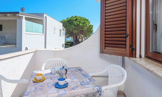 La Conia Apartment | Holiday Apartment 'Blue House Laconia' with Sea View, Balcony & Air Conditioning