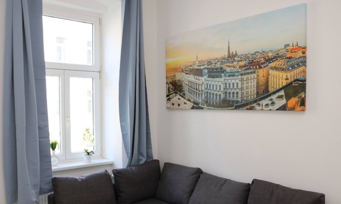 Neulerchenfeld Apartment | Holiday Apartment "Big and New - Near Centre" with Wi-Fi