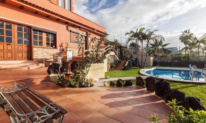La Orotava Apartment | Holiday Apartment ‘Casa Victor - Apartment Sara’ with Sea View