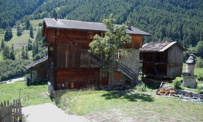 Evolene Apartment | Holiday apartment Evolène for 1 - 6 persons with 3 bedrooms - Historical building