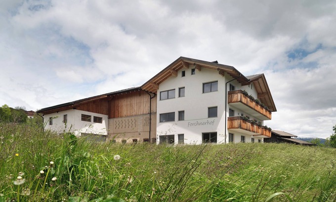 Maranza Apartment | Holiday Apartment "Forchnerhof Ploseblick" with Shared Garden and Wi-Fi