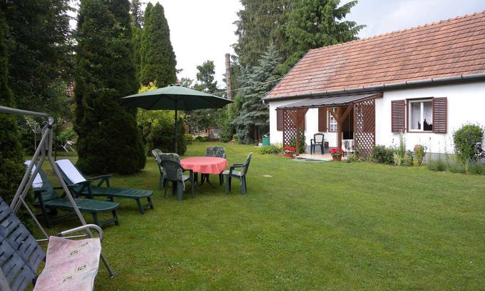 Balatonbereny Apartment | Holiday apartment with garden