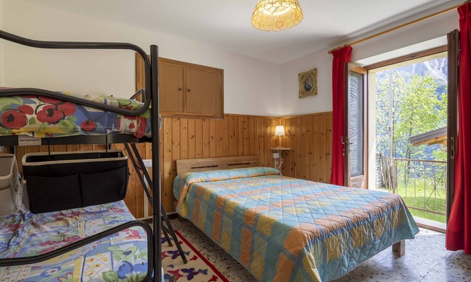 Agro Apartment | Holiday Apartment 'Il Melo' with Mountain View & Shared Garden
