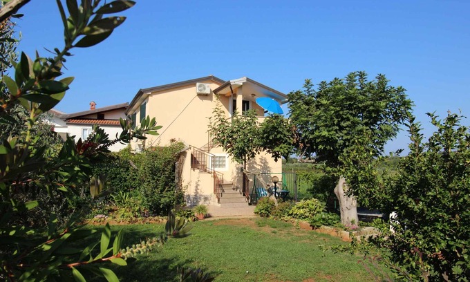 Novigrad Apartment | Holiday apartment in a green and quiet location