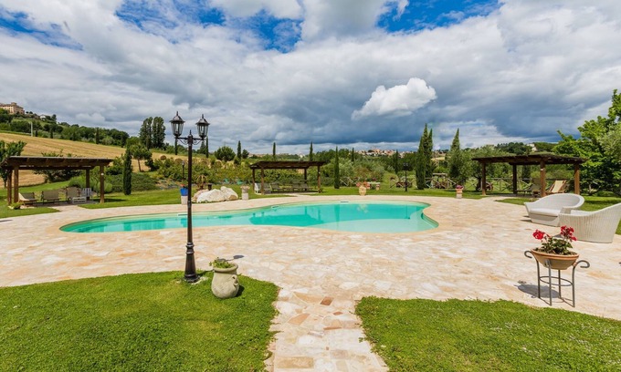 Mondavio Apartment | Holiday apartment in Agriturismo Tiziana with large pool in Mondavio, 20 km from the sea