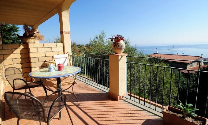 Sorrentini Apartment | Holiday apartment Gioiosa Marea for 1 - 4 persons with 1 bedroom - Holiday apartment