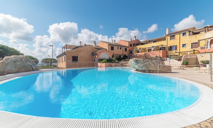 La Maddalena Apartment | Holiday Apartment "C 102 Puntavilla Mare" with Pool, Garden, Terrace, A/C & Wi-Fi