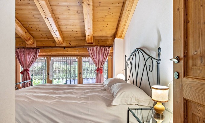 Ronzo-Chienis Apartment | Holiday Apartment "Agritur Piazera Attico" with Mountain View