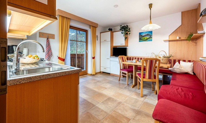 Cadipietra Apartment | Holiday Apartment "Niederkoflhof Klausberg" with Mountain View, Balcony & Wi-Fi