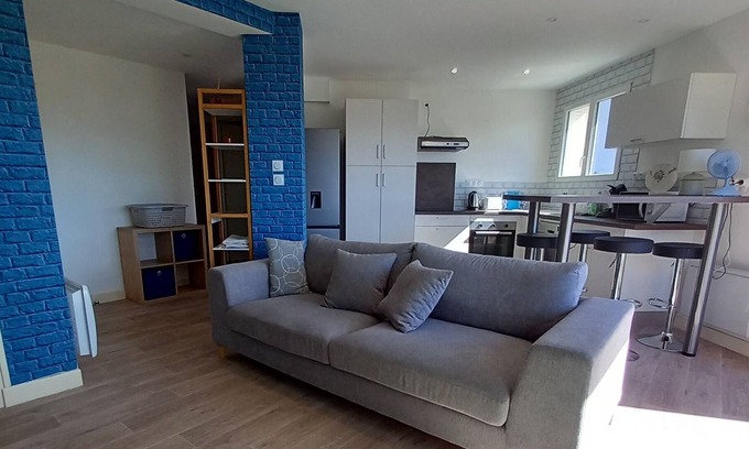 Tarbes Apartment | Holiday Apartment "L'Oasis" with Mountain View, Private Terrace & Wi-Fi