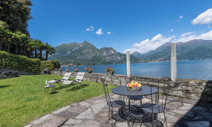 Bellagio Apartment | Holiday Apartment "La Punta Bellagio" with Lake View, Wi-Fi, Garden & Terrace