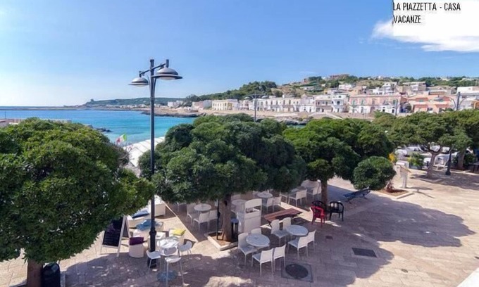 Santa Maria al Bagno Apartment | Holiday Apartment La Piazzetta - beachfront