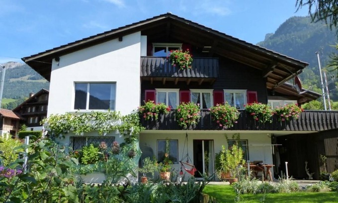 Lungern Ski Chalet | Holiday apartment Lungern for 1 - 4 persons with 2 bedrooms - Detached holiday house