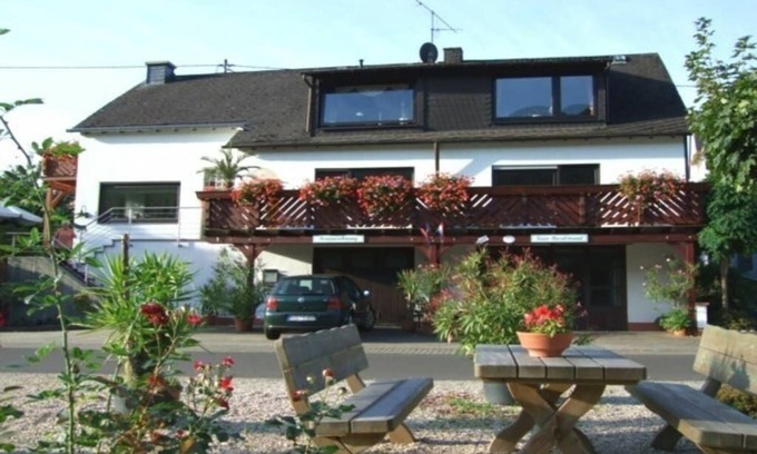 Losnich House | Holiday apartment Moselle beach 1