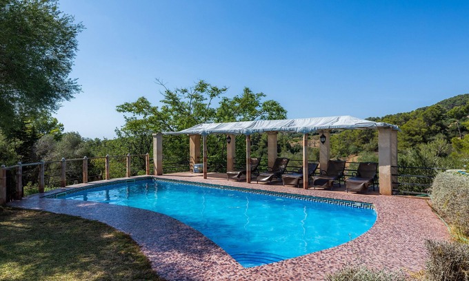 Petra Apartment | Holiday Apartment "Ses Solls" with Mountain View, Shared Pool & Wi-Fi