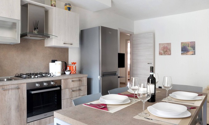 Rodello Apartment | Holiday Apartment "Umberto" with Balcony, A/C & Wi-Fi