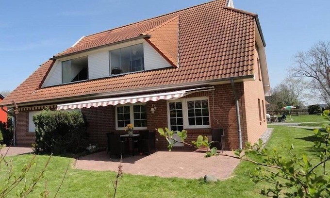 Waase Apartment | Holiday apartment Ummanz for 1 - 6 persons with 2 bedrooms - Twin house