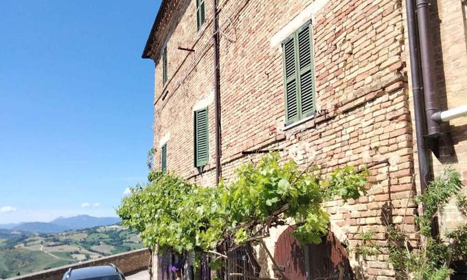 Fratte Rosa Apartment | Holiday apartment with fireplace
