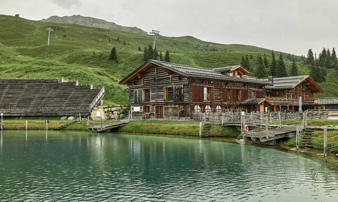 Klosters Dorf Condo | Holiday apartment with heating