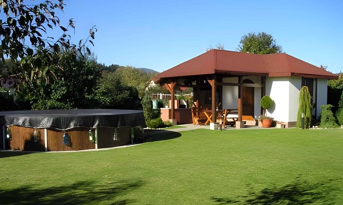 Vrchlabi Apartment | Holiday apartment with outdoor pool and barbecue