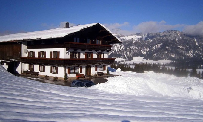 Koessen Apartment | Holiday apartment with mountain views and heating