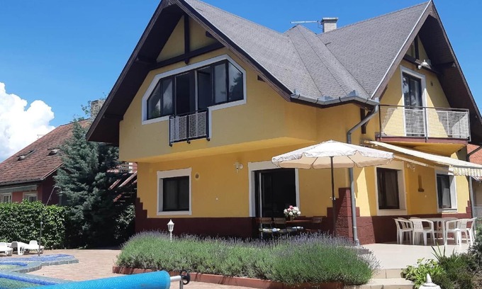 Zamardi House | Holiday apartment Zamárdi for 1 - 9 persons with 2 bedrooms - Holiday house