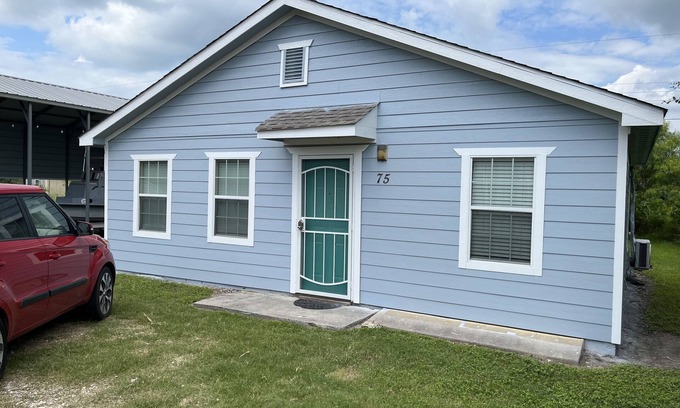 Rockport House | Holiday Beach - Quiet Country House, Oaks, WiFi