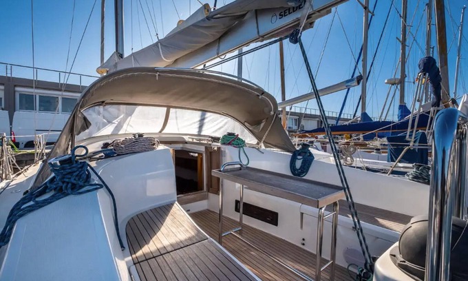 Sant Adria de Besos Boat Rental | Holiday Boat 'Barco en Port Olympic with decks & Wi-Fi