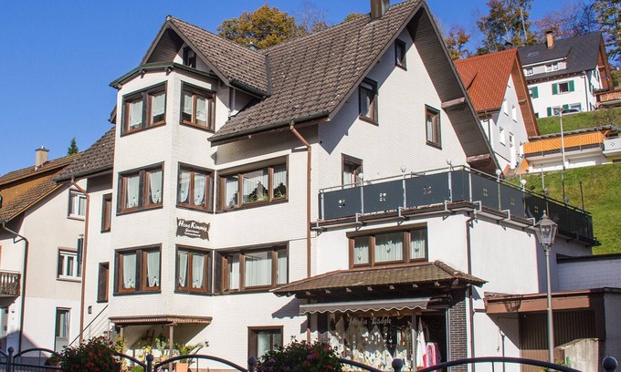 Bad Peterstal-Griesbach Apartment | Holiday Apartment 'Heidi Kimmig' with Mountain View, Balcony, Shared Terrace & Wi-Fi