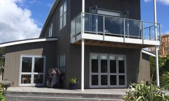 Matarangi House | Holiday Escape at the beach