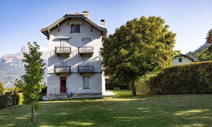 Saint-Gervais-les-Bains Apartment | Holiday Studio "Gai Soleil" with Mountain View